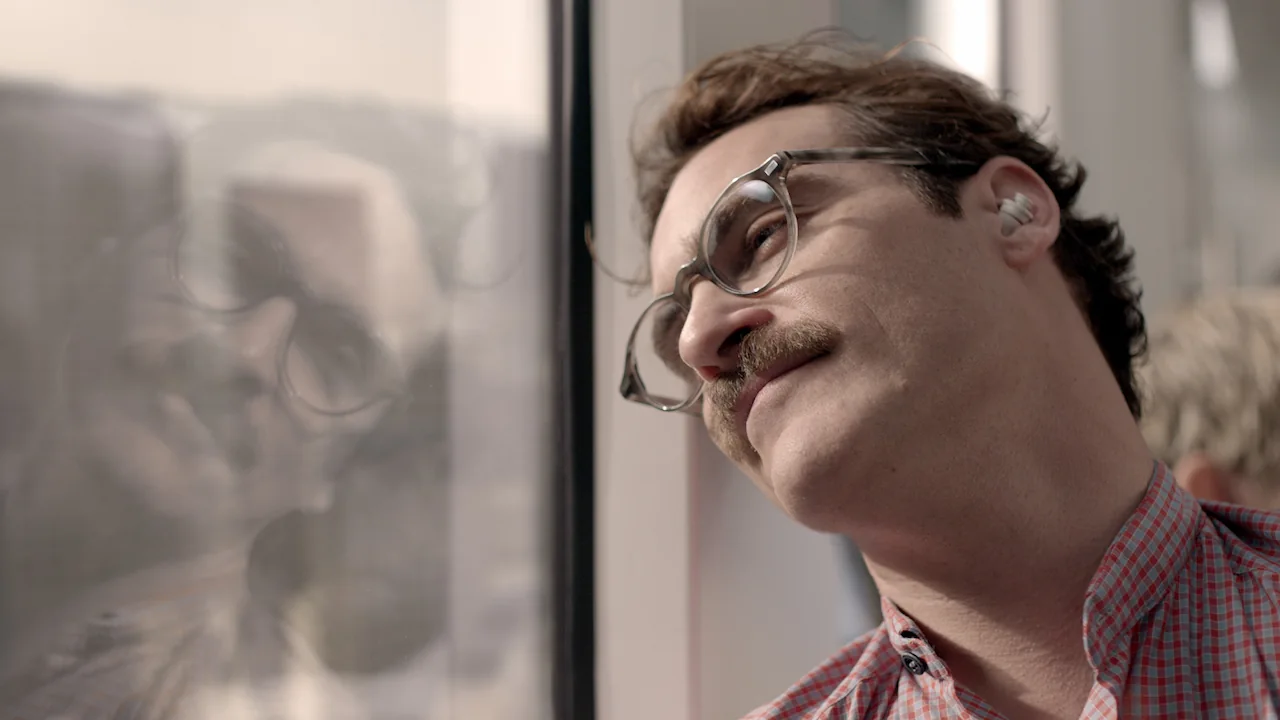 Joaquin Phoenix em "Ela" (Warner Bros. Picture)