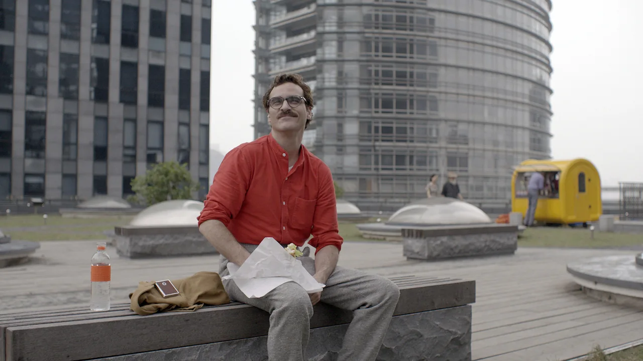 Joaquin Phoenix em "Ela" (Warner Bros. Picture)