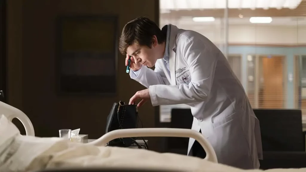 Freddie Highmore em "The Good Doctor" - médicos de séries