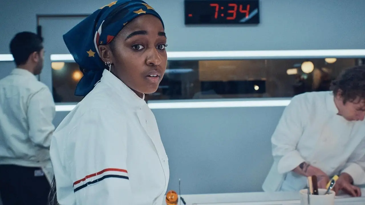 Ayo Edebiri em "O Urso" (FX Networks)