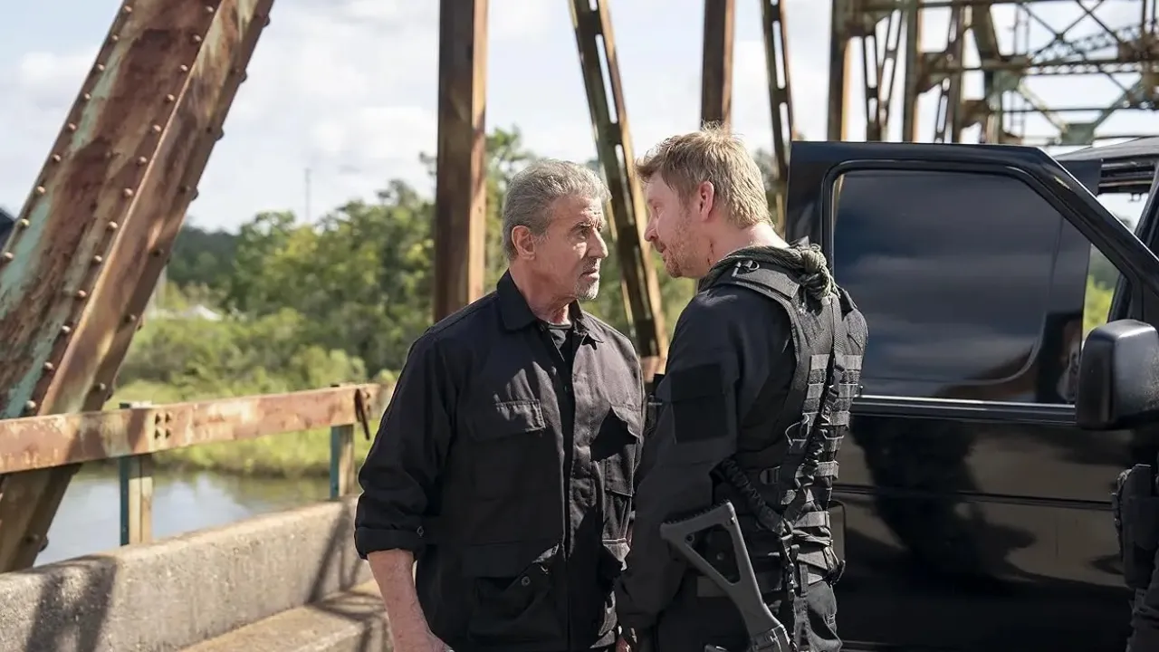 foto de Sylvester Stallone e Dash Mihok em "Blindado" (Lionsgate)