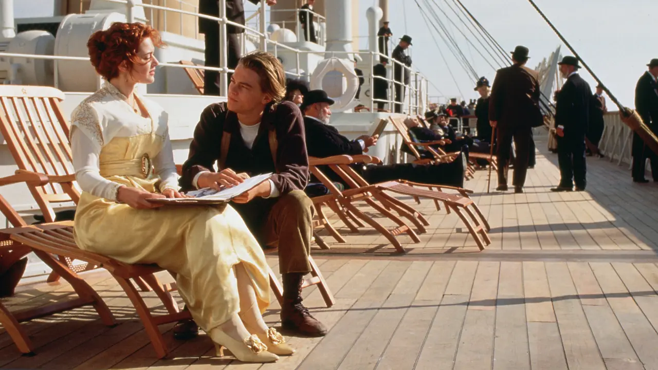 Leonardo DiCaprio e Kate Winslet em "Titanic" (Paramount Pictures)