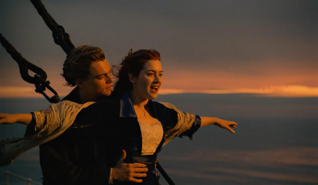 Leonardo DiCaprio e Kate Winslet em "Titanic" (Paramount Pictures)
