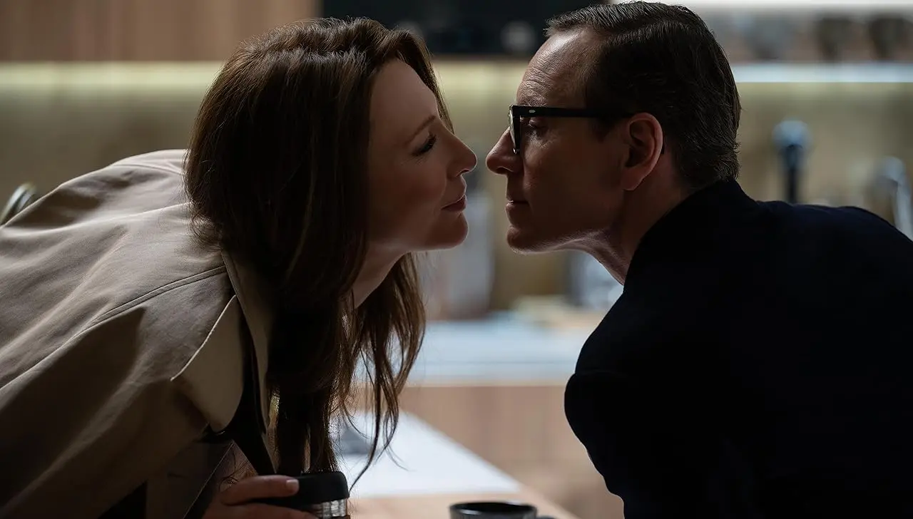 Cate Blanchett e Michael Fassbender em "Código Preto" (Focus Features)