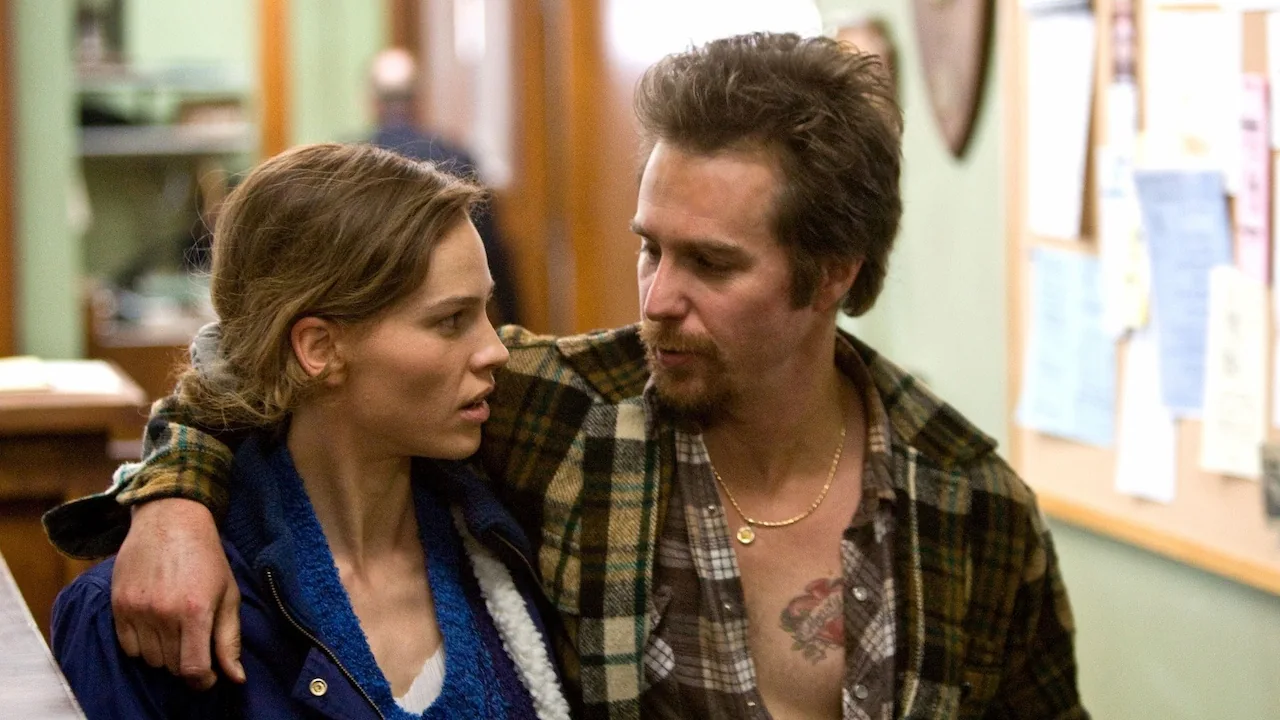 Sam Rockwell e Hilary Swank em "A Condenação" (Longfellow Pictures, Andrew Sugerman)