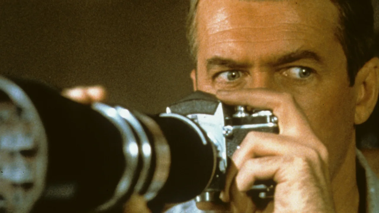 James Stewart em "Janela Indiscreta" (Foto: Reprodução) - filmes de mistério e assassinato