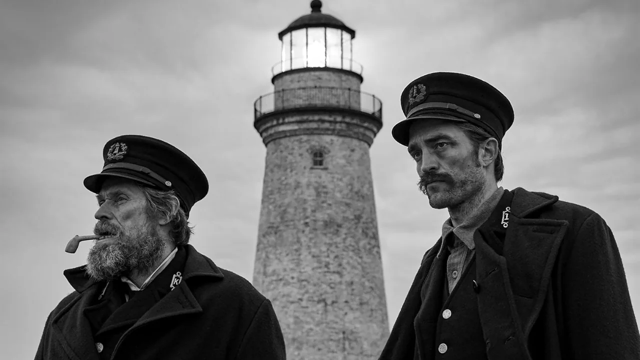 Willem Dafoe e Robert Pattinson em "O Farol" (Foto: Eric Chakeen/A24)