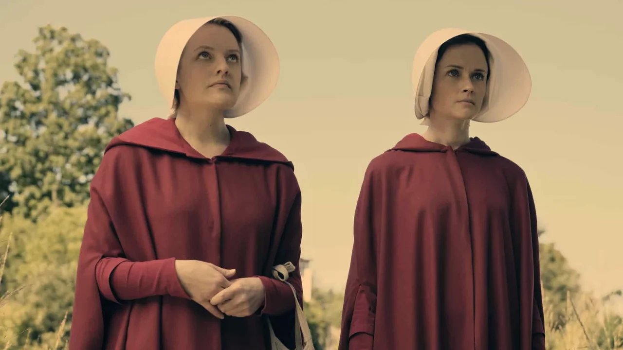 A série "O Conto da Aia" é inspirado na série de livros de Margaret Atwood (Foto: Reprodução)